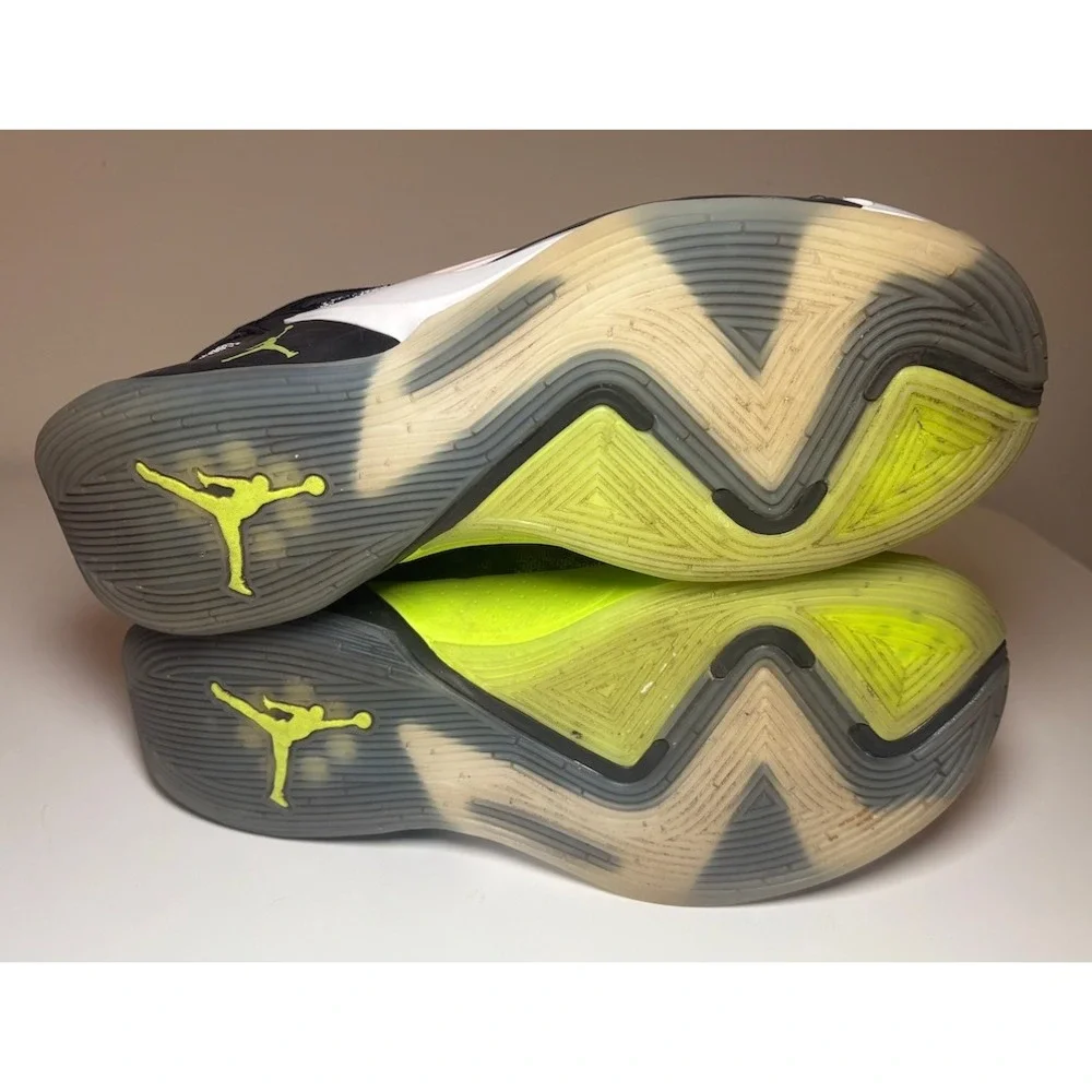 Jordan Luka 2 Black Volt Basketball Shoes DX8733-017 Men's Size 10.5